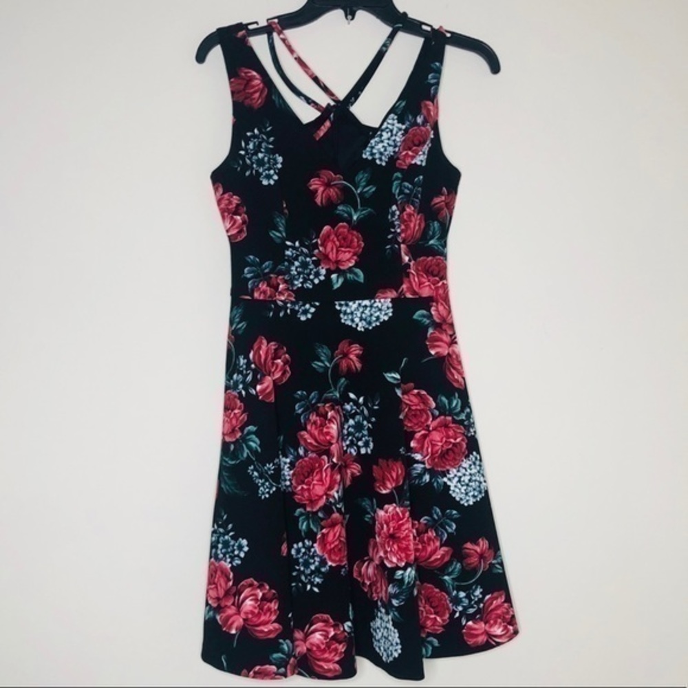 Guess Los Angeles Black Floral Fit And Flare dress